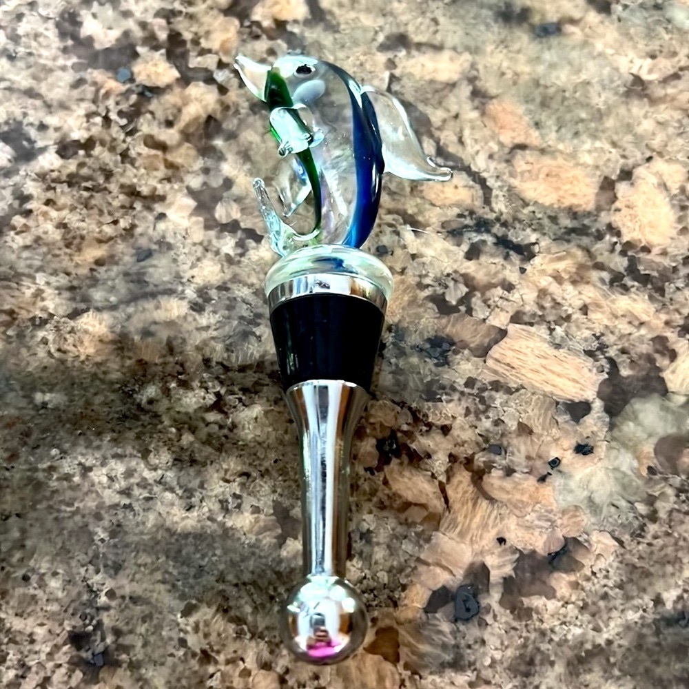 Dolphin Glass Wine Bottle Stopper with silver colored bottom NIB - Picture 6 of 9